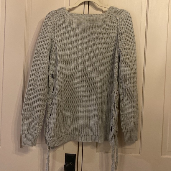 New without tags Venus sweater grey vneck - Picture 5 of 7